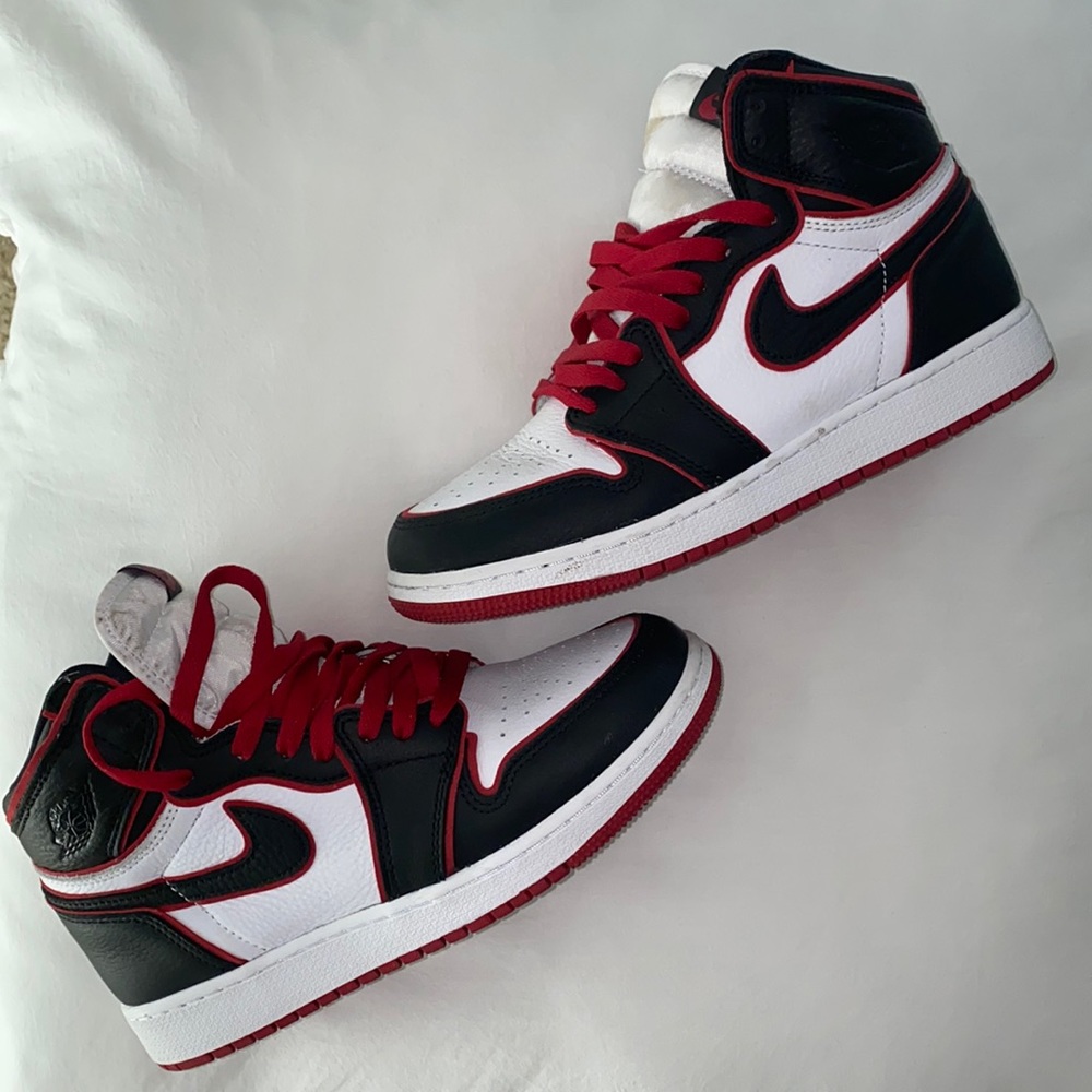 Jordan 1 Retro High Bloodline (GS)
